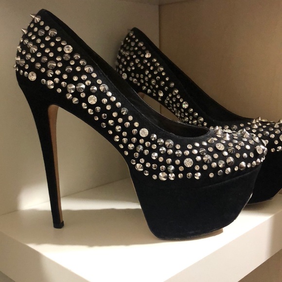 Shoes - Picture 2 of 2